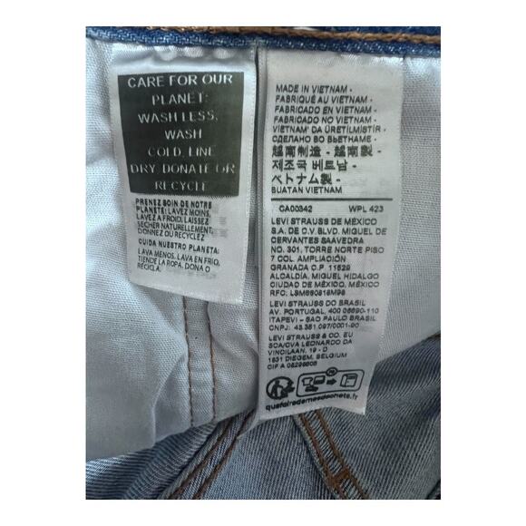 LEVI 501 5-pocket Button-fly Distressed Cut-off Denim Shorts Ladies Size W31 - Picture 10 of 10